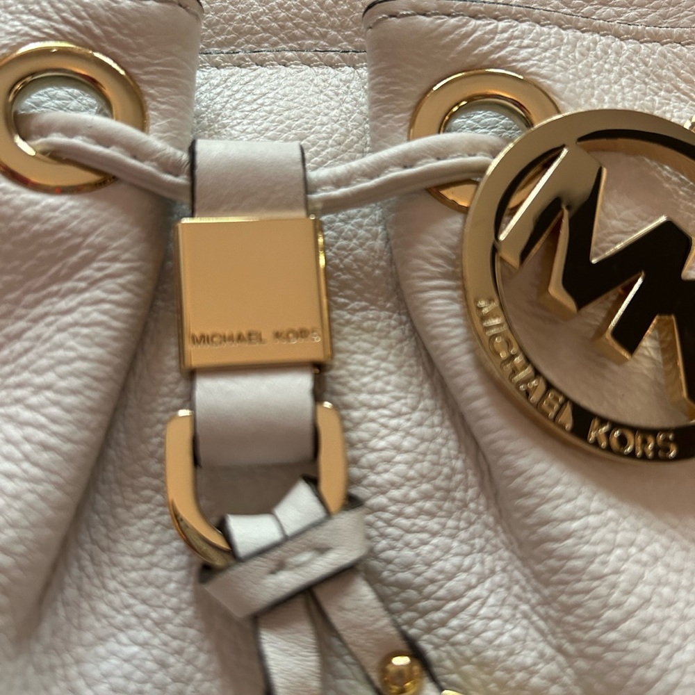 Michael Kors Camden white pebbled crossbody - Picture 8 of 10